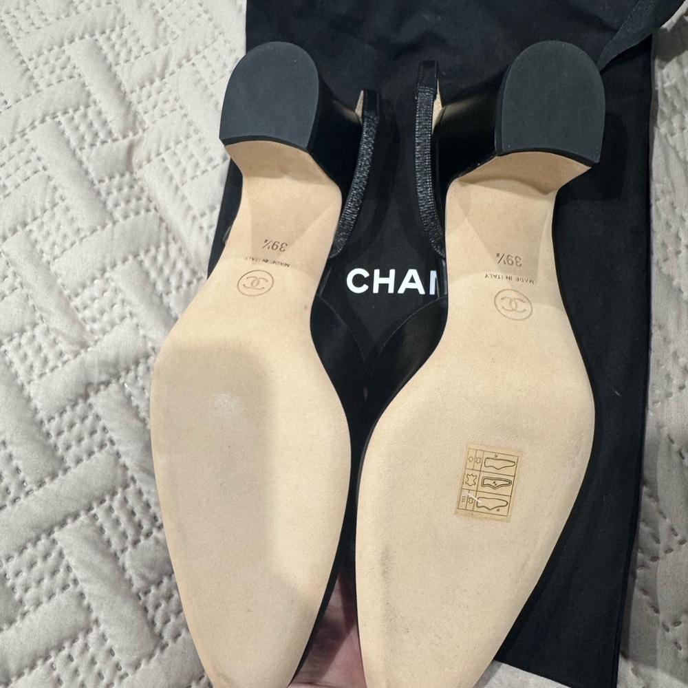 Chanel Black Heels with Slingback Design - Picture 2 of 5